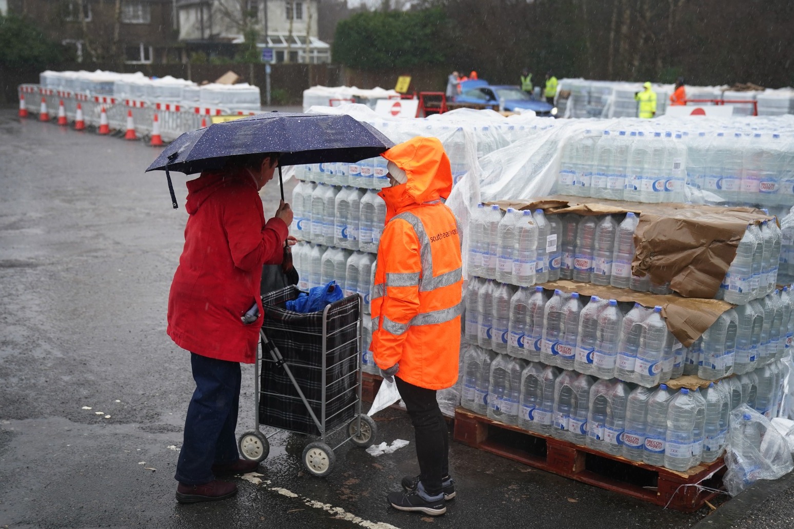 Ministers holding emergency meetings as 17,000 properties remain without water 